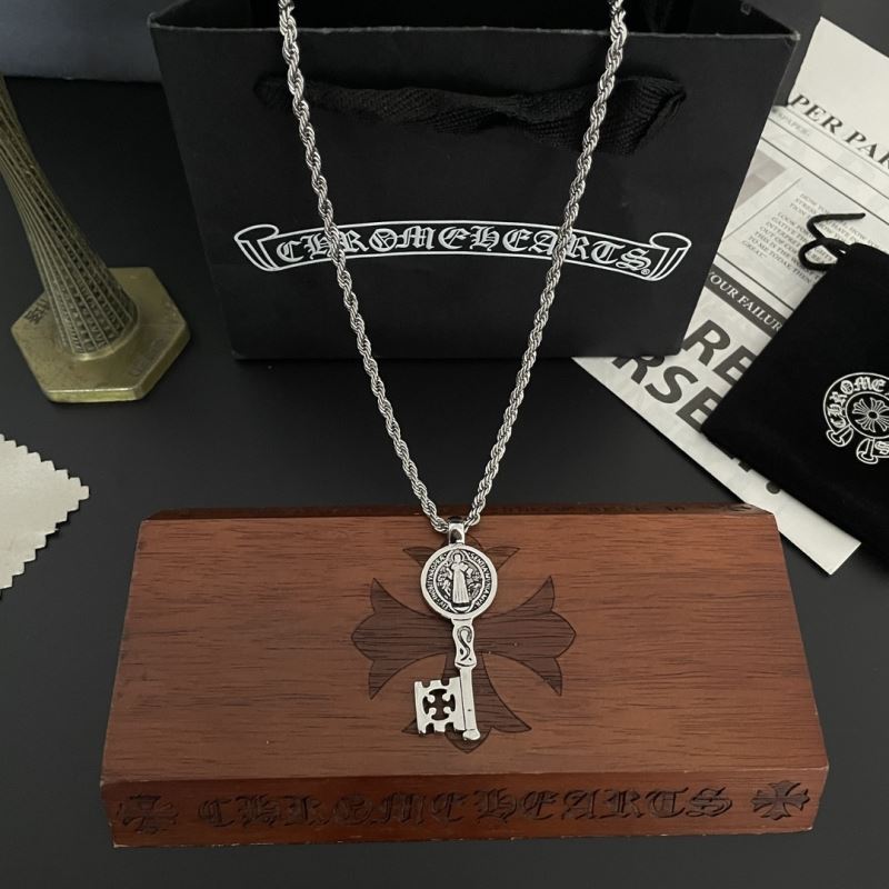 Ch**me He**ts necklaces